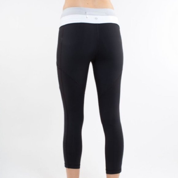Lululemon Run: Deep Coal, White & Silver Back On Track Cropped Leggings - Picture 2 of 9